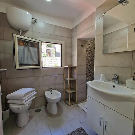 Le Stanze Di Veronica Bed and Breakfast 4*