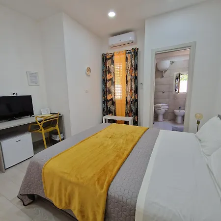 Le Stanze Di Veronica Bed and Breakfast 4*